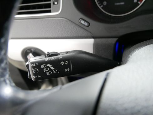 Used 2014 Volkswagen Jetta SE image 30