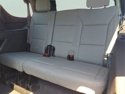 Used 2023 Chevrolet Tahoe Z71 w/ Luxury Package AWD/4WD image 24