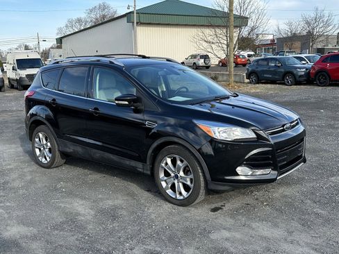 Used 2014 Ford Escape Titanium image 2