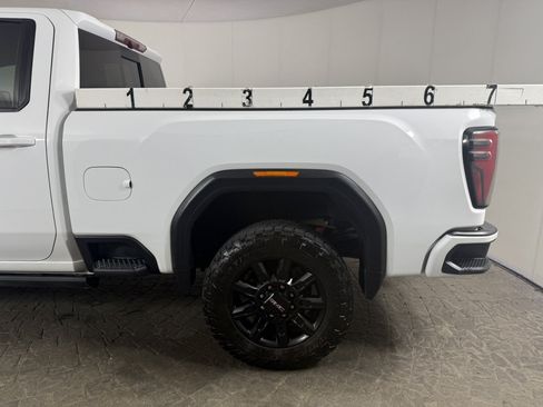 Used 2024 GMC Sierra 3500 AT4 w/ Technology Package AWD/4WD image 5
