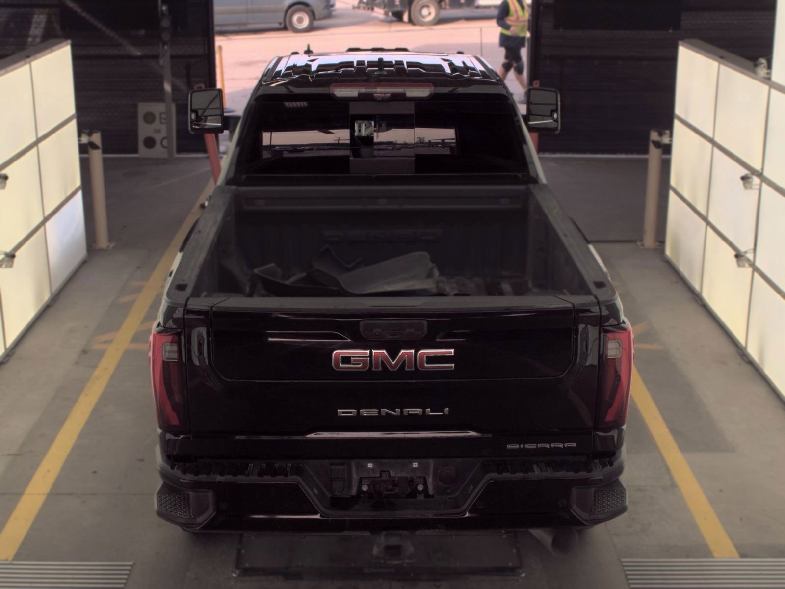 Used 2024 GMC Sierra 2500 Denali w/ Denali Reserve Package AWD/4WD image 21