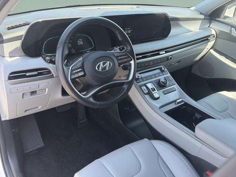 Certified 2025 Hyundai Palisade SEL FWD image 9