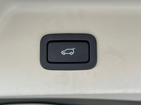 Used 2020 Land Rover Range Rover HSE image 22