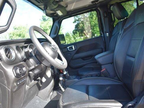 Used 2023 Jeep Wrangler Unlimited Sahara AWD/4WD image 28