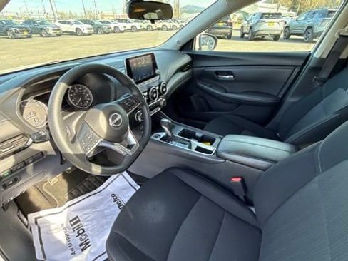 Used 2024 Nissan Sentra SV image 17