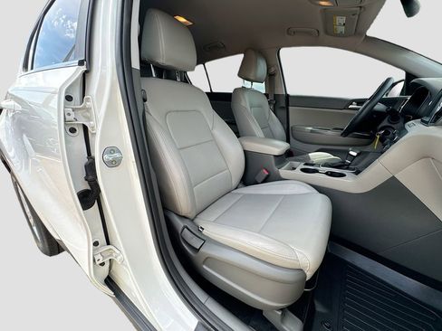 Used 2018 Kia Sportage LX w/ LX Technology Package FWD image 27
