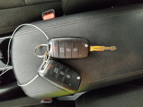 Used 2017 Kia Forte LX FWD image 32