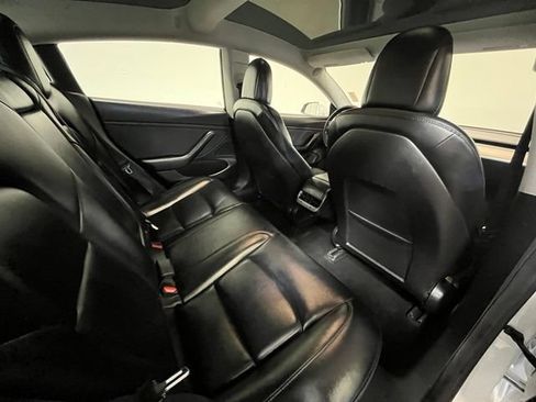 Used 2019 Tesla Model 3 RWD image 12