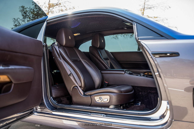 Used 2016 Rolls-Royce Wraith RWD image 37