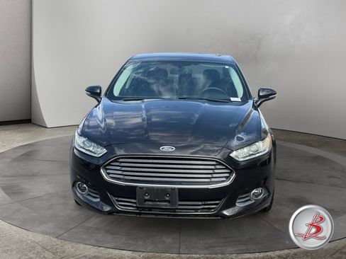 Used 2015 Ford Fusion SE w/ Equipment Group 202A FWD image 2