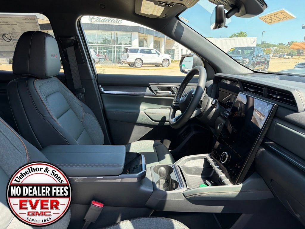 New 2027 GMC Terrain AT4 w/ Convenience Package III AWD/4WD image 2