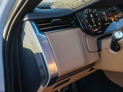 Certified 2025 Land Rover Range Rover SE AWD/4WD image 34