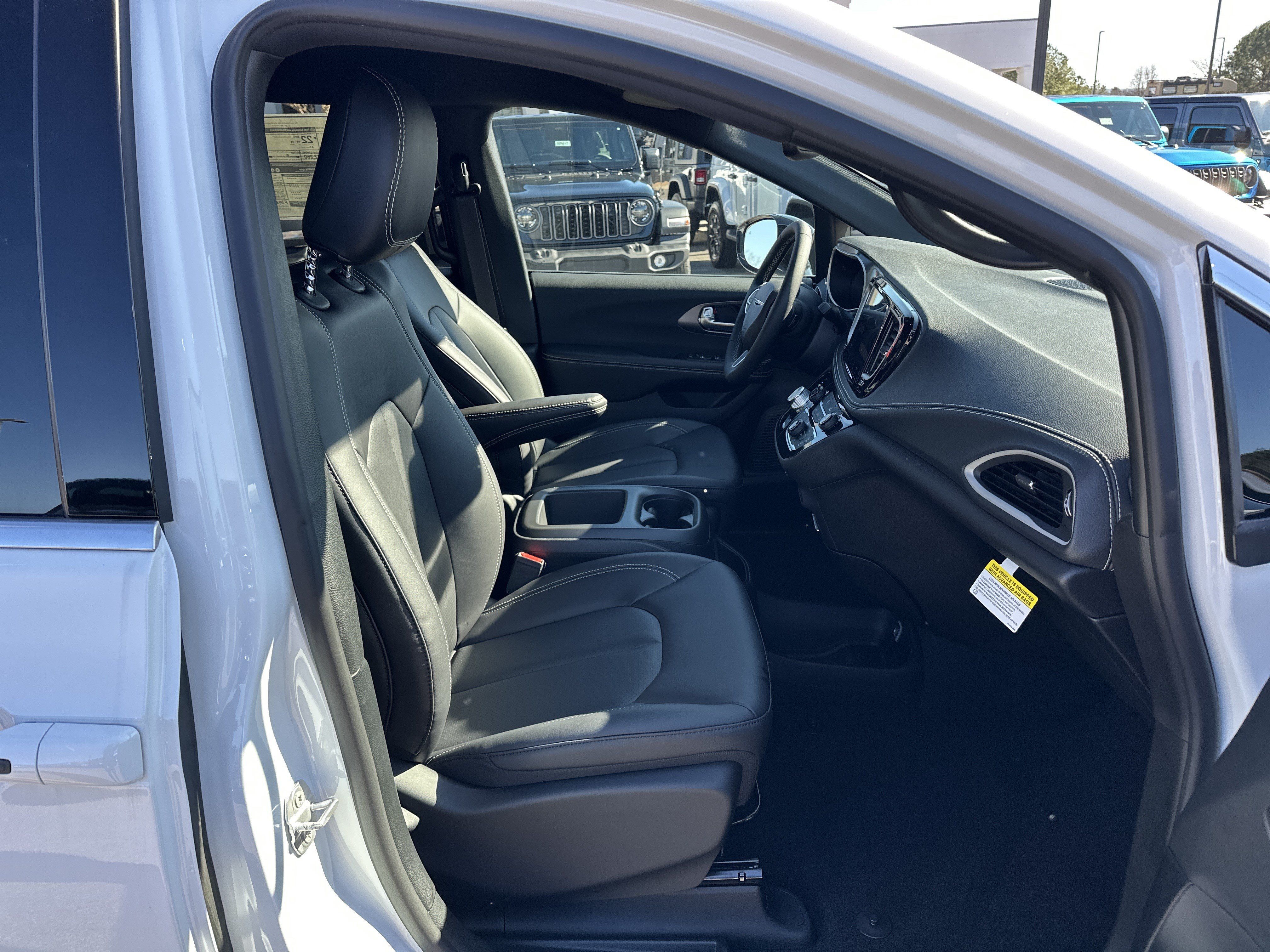 New 2026 Chrysler Pacifica Select FWD image 15