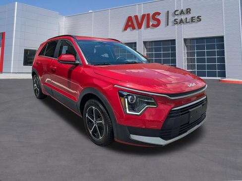 Used 2025 Kia Niro LX FWD image 3