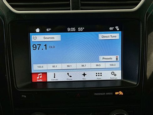 Used 2017 Ford Explorer XLT w/ Equipment Group 202A FWD image 17
