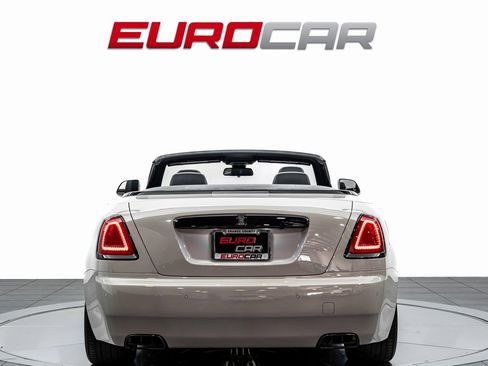 Used 2021 Rolls-Royce Dawn image 5