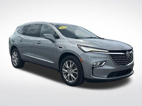 Used 2024 Buick Enclave Essence w/ Experience Buick Package FWD image 9