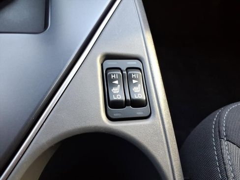 Certified 2025 Subaru Crosstrek 2.0i Premium image 27