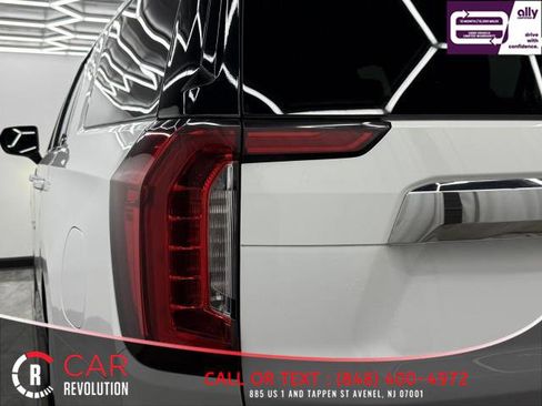 Used 2024 GMC Yukon XL SLT image 60
