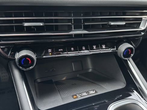 New 2026 Chevrolet Traverse RS image 11