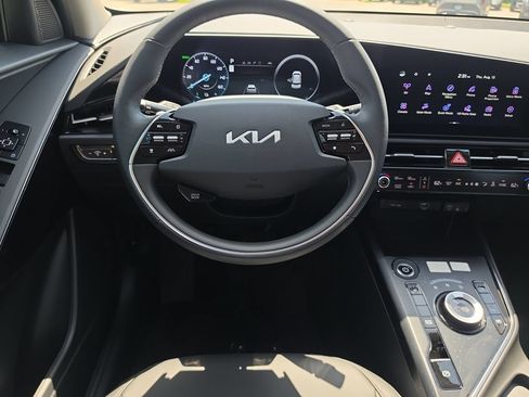 New 2026 Kia Niro Wind FWD image 14