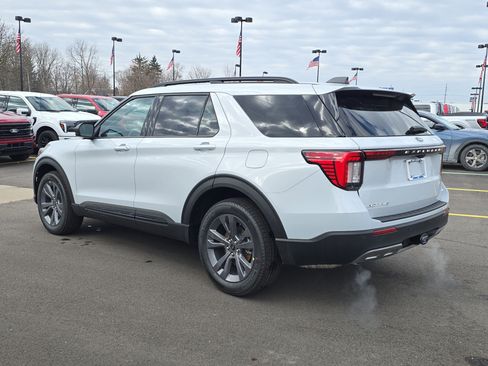 New 2026 Ford Explorer Active w/ Active Comfort Package image 3
