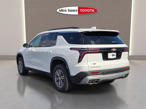 Used 2026 Chevrolet Traverse LT FWD image 10