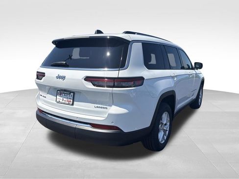 Used 2021 Jeep Grand Cherokee L Laredo w/ Luxury Tech Group I AWD/4WD image 3