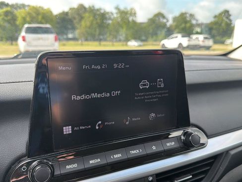Used 2023 Kia Forte LXS w/ LXS Technology Package FWD image 12