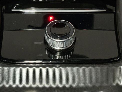 New 2025 Jeep Grand Cherokee Altitude image 11