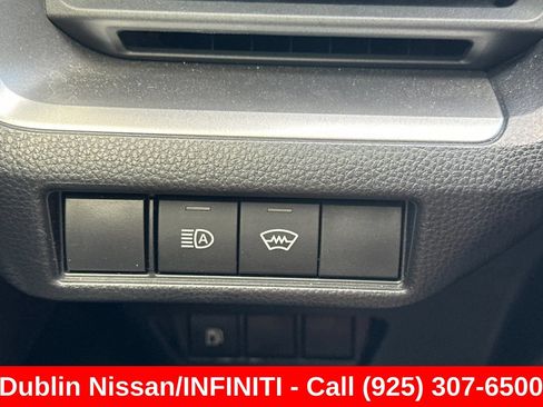 Used 2025 Toyota Prius LE FWD image 41