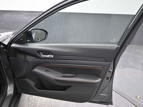 Used 2022 Nissan Altima 2.5 SR image 18