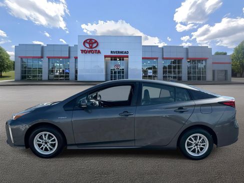 Used 2019 Toyota Prius XLE w/ Advanced Technology Package image 4
