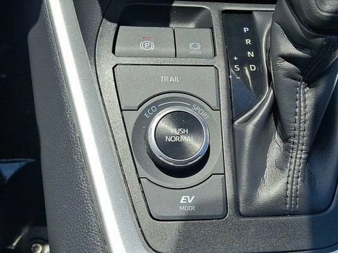 Certified 2025 Toyota RAV4 LE AWD/4WD image 24