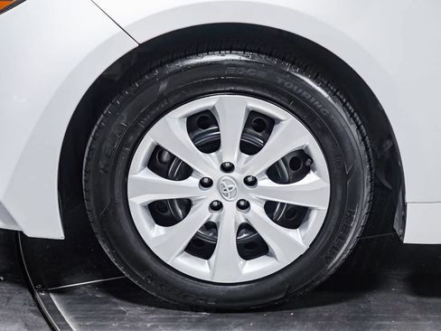 Certified 2022 Toyota Corolla LE FWD image 12