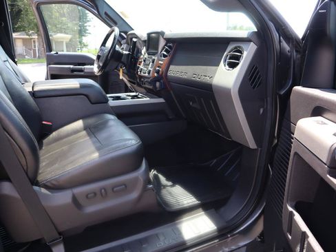 Used 2016 Ford F250 Lariat w/ Lariat Ultimate Package AWD/4WD image 16