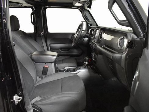 Used 2023 Jeep Gladiator Overland image 33