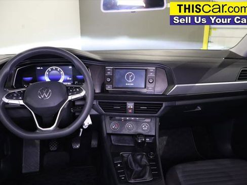 Used 2022 Volkswagen Jetta S image 17