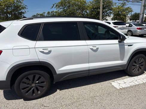 Certified 2022 Volkswagen Taos S FWD image 19