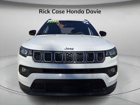 Used 2024 Jeep Compass Latitude image 5