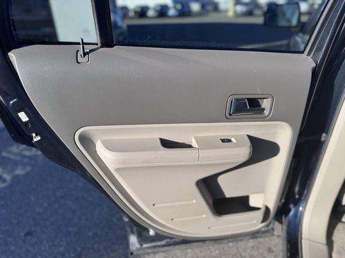 Used 2010 Ford Edge SE image 33