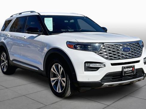 Used 2020 Ford Explorer Platinum w/ Premium Technology Package image 3