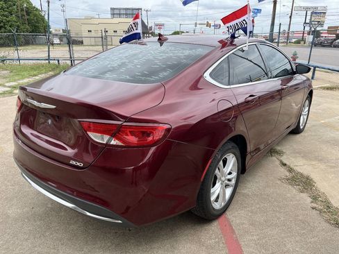 Used 2017 Chrysler 200 Limited Platinum FWD image 3