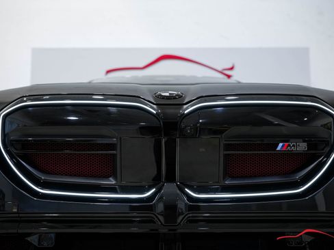 Used 2026 BMW M5 w/ Carbon Package image 40