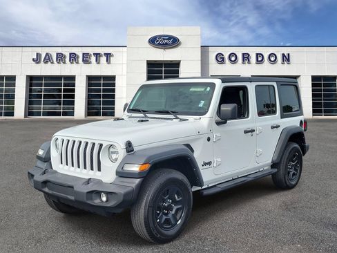 Used 2023 Jeep Wrangler Unlimited Sport AWD/4WD image 2