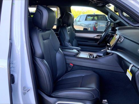 New 2026 Jeep Grand Wagoneer Limited AWD/4WD image 26