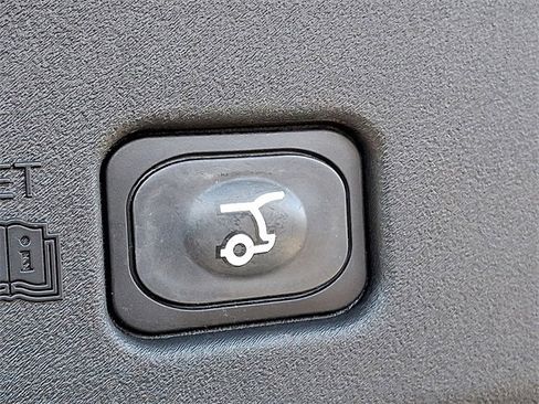 Used 2024 Lincoln Nautilus Reserve w/ Jet Appearance Package (87T) image 25