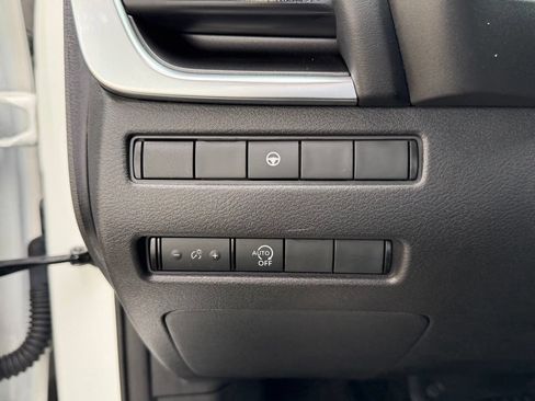 Used 2023 Nissan Rogue SV AWD/4WD image 28