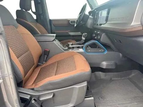 Used 2023 Ford Bronco Outer Banks w/ Sasquatch Package AWD/4WD image 12