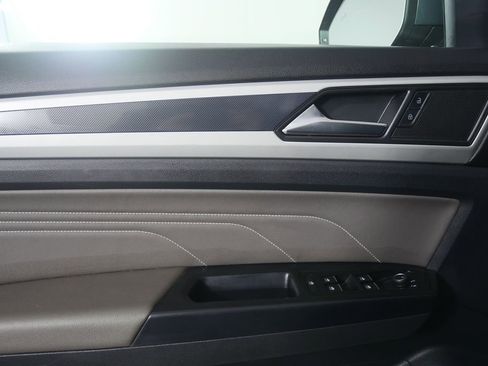 Used 2021 Volkswagen Atlas SEL R-Line image 8